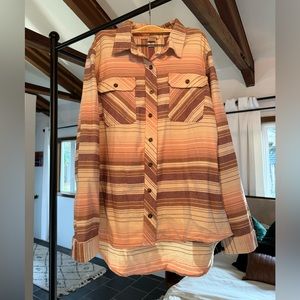 Duluth trading post flannel size Large